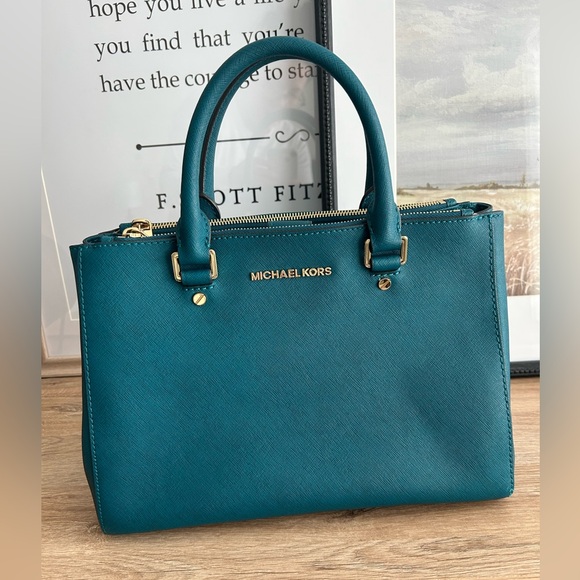 Michael Kors leather bag - Picture 8 of 10